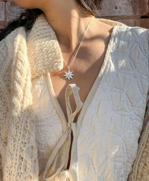 L'étoile Necklace