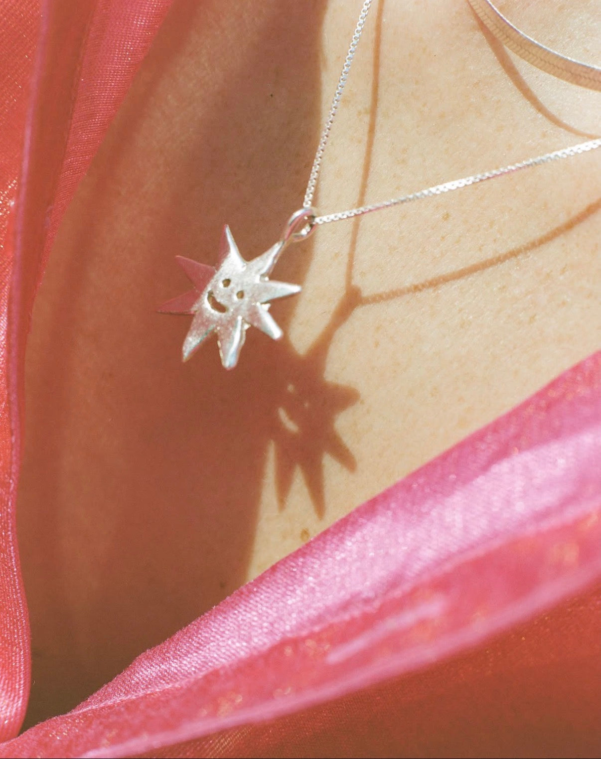 L'étoile Necklace